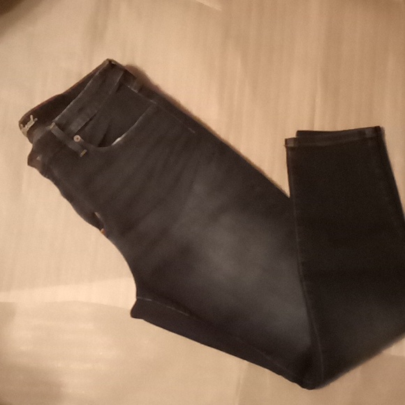 Universal Thread Jeans - Picture 2 of 9